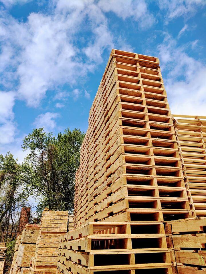 day lumber pallets